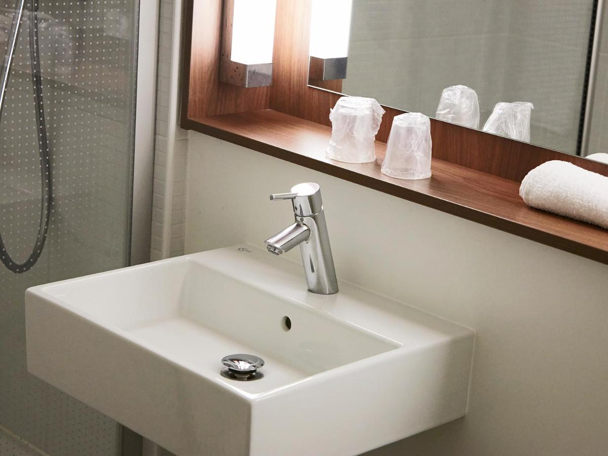 Campanile Clermont Ferrand - Le Brezet Hotel Екстериор снимка