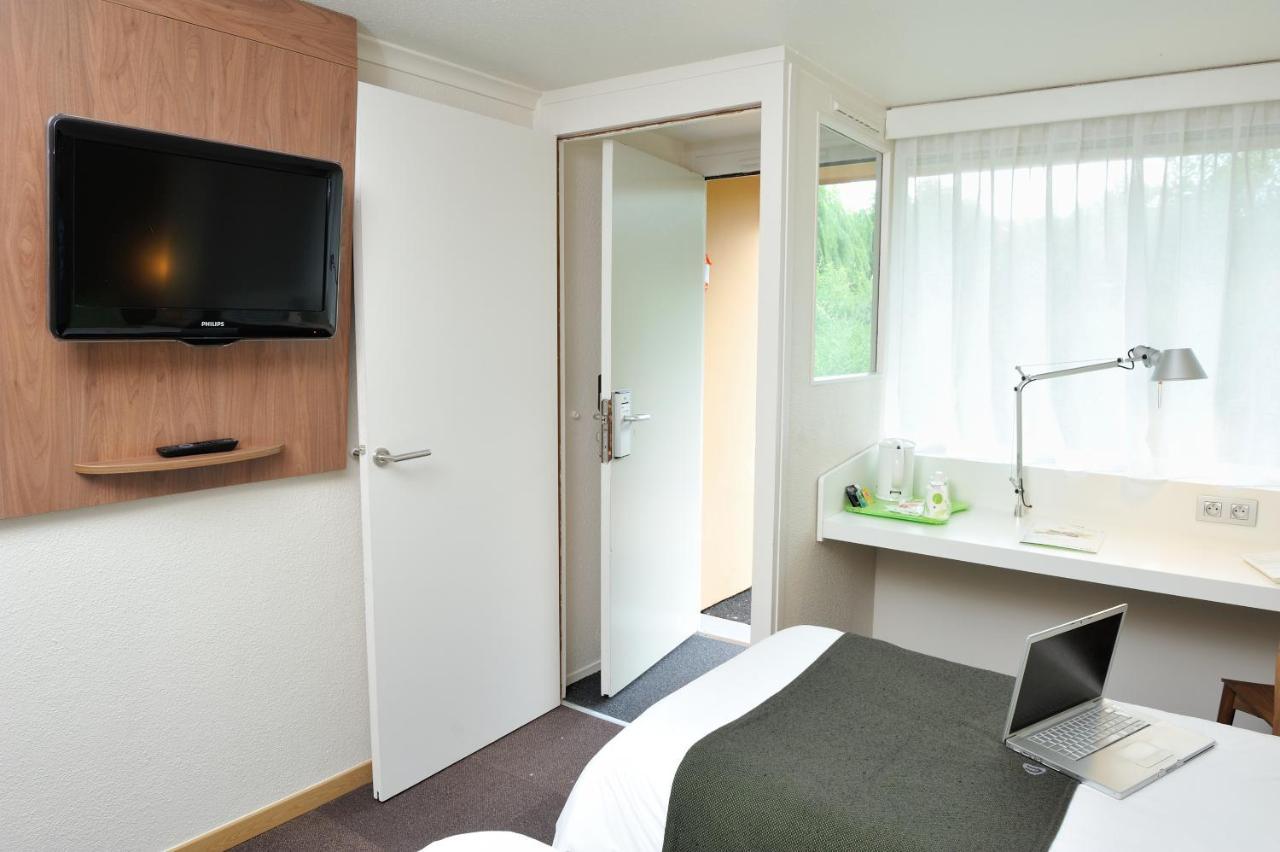 Campanile Clermont Ferrand - Le Brezet Hotel Екстериор снимка