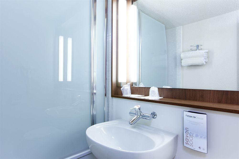 Campanile Clermont Ferrand - Le Brezet Hotel Екстериор снимка